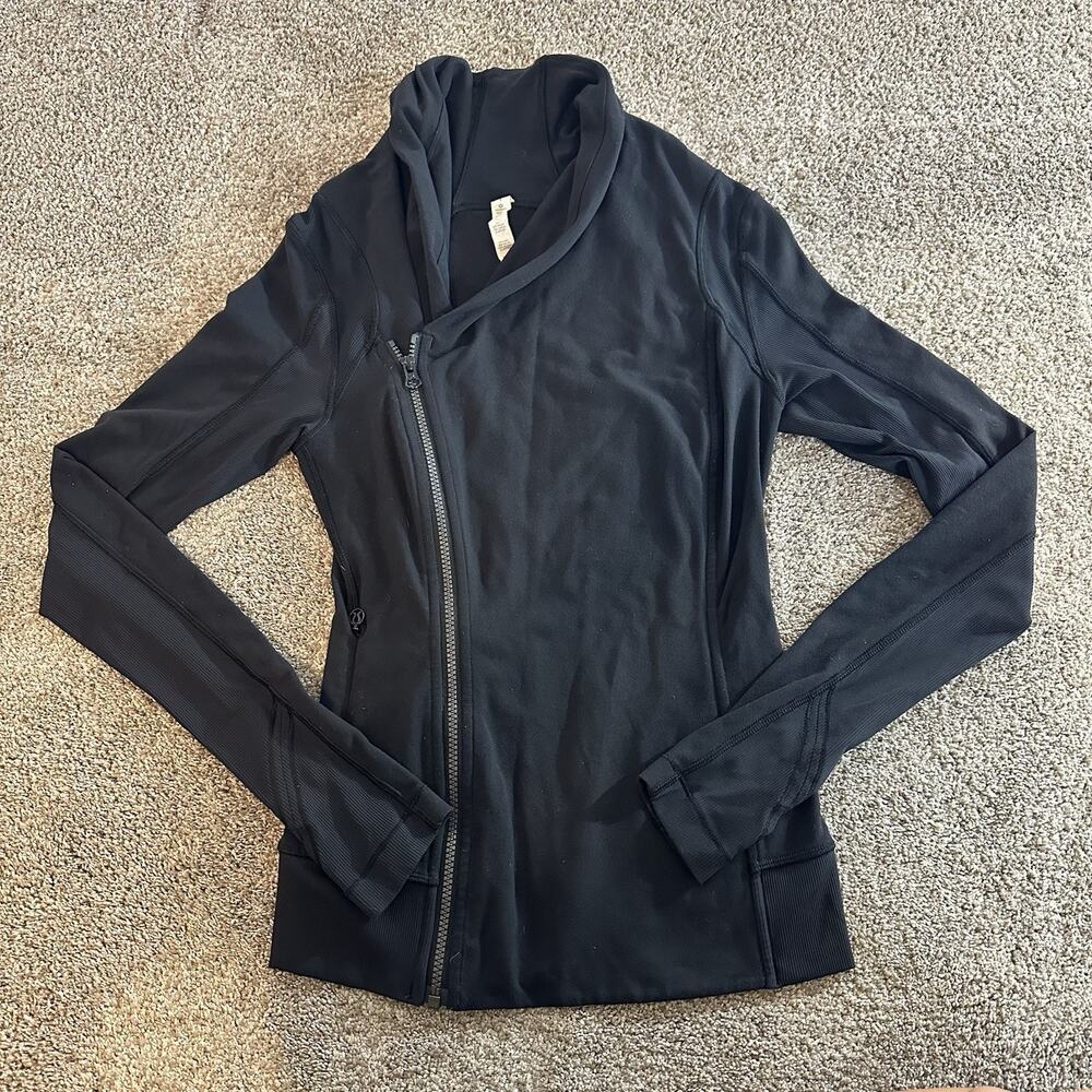 Women’s LULULEMON Bhakti Yoga Jacket Size 4 Black Workout Gym Asymmetrical Top
